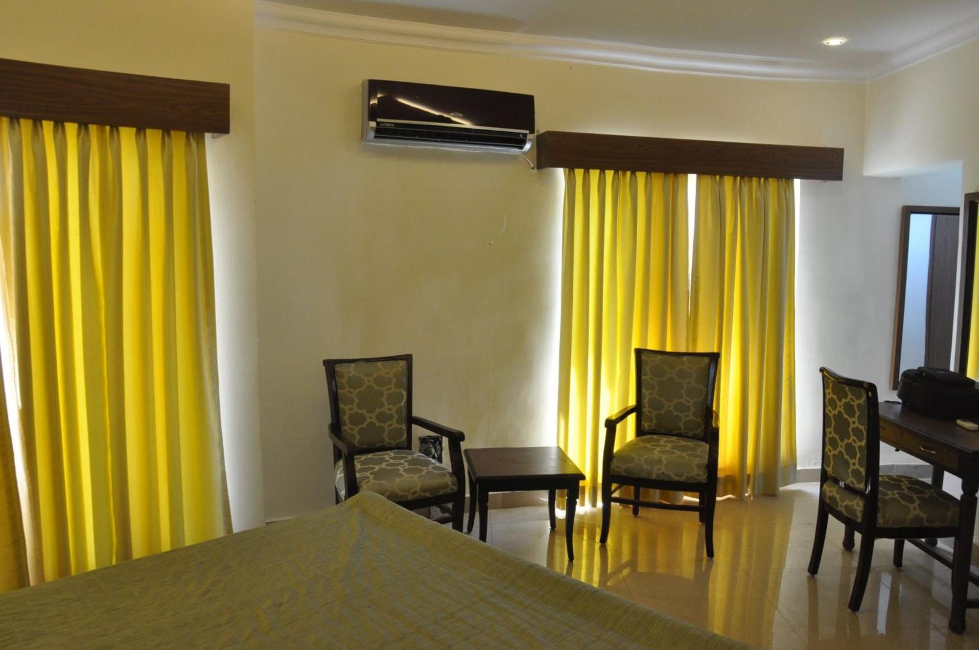 Karna Lake Tourist Resort Karnāl Exterior foto